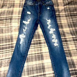 Only worn a couple times still kinda of brand new if you want lower price!!